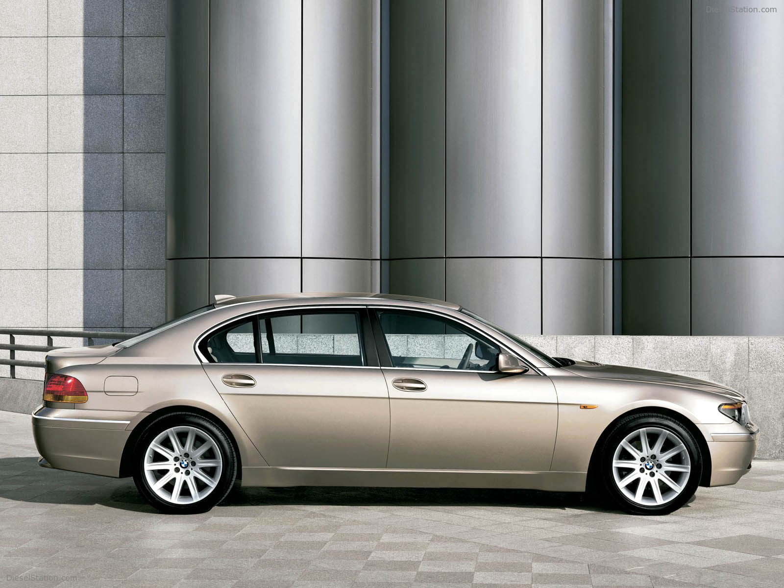 BMW 7 Series (2002)
